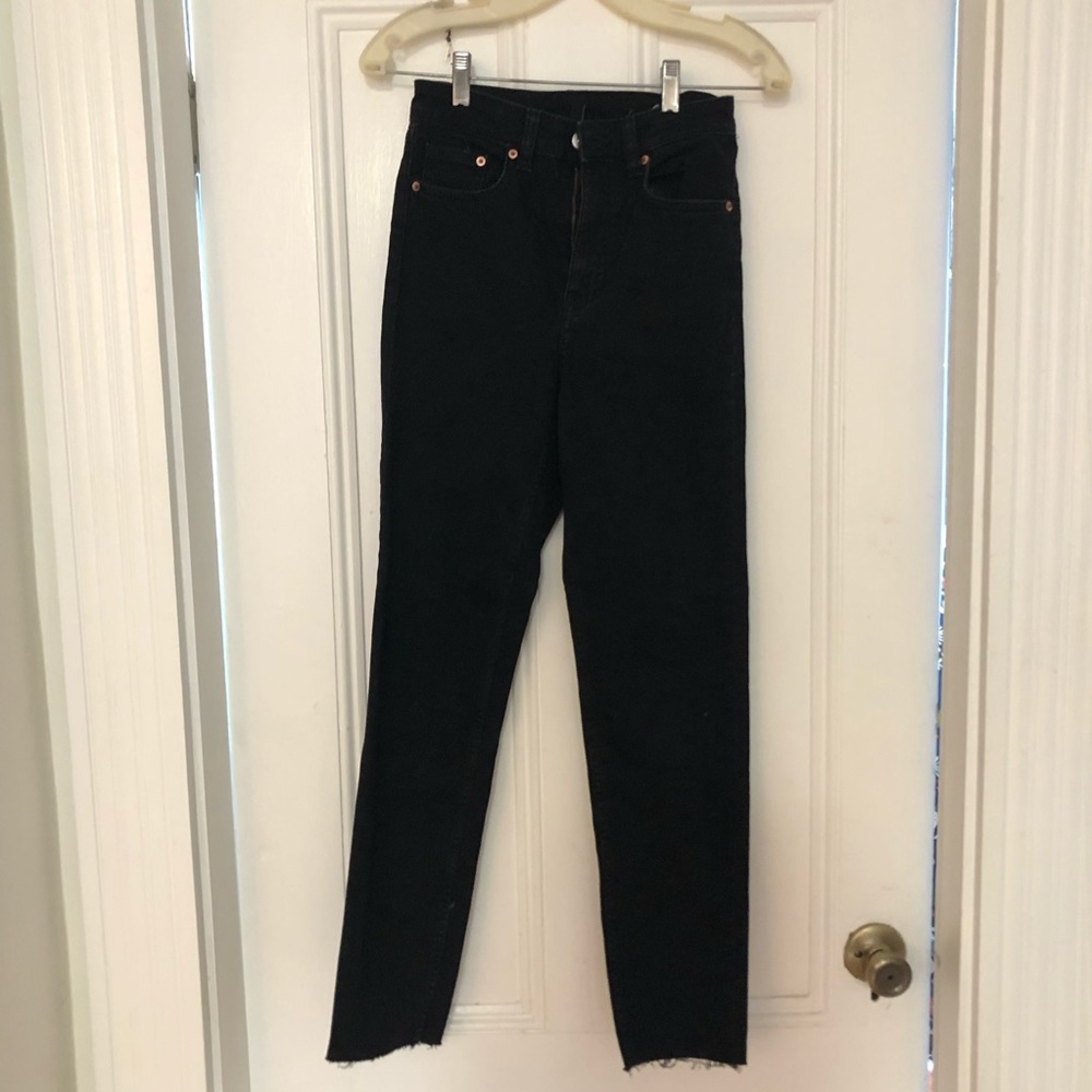 Never worn H&M black jeans